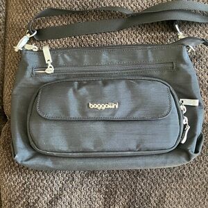 Baggalini crossbody purse